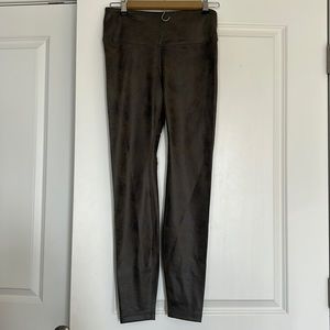 NWOT CRZ YOGA Brown Distressed Color Leggings